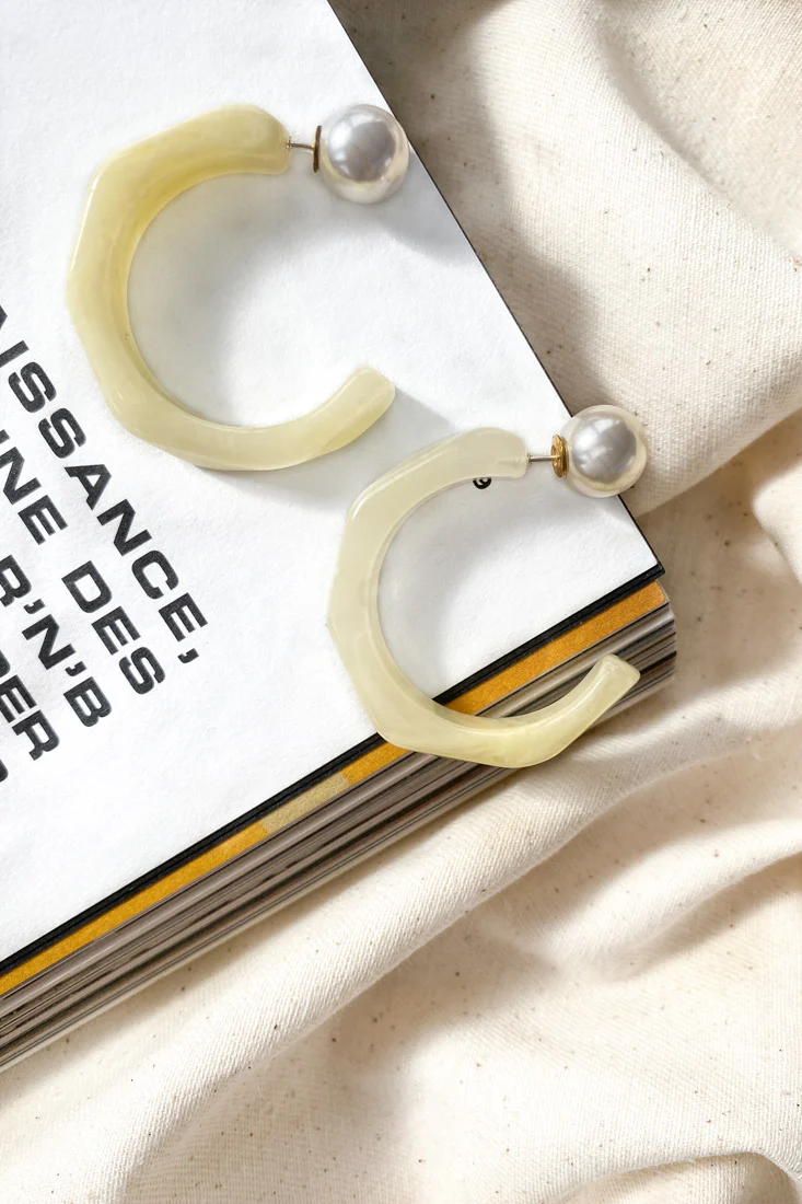 Sydney Perspex Hoop Pearl Back Earrings Beige - Sonourner
