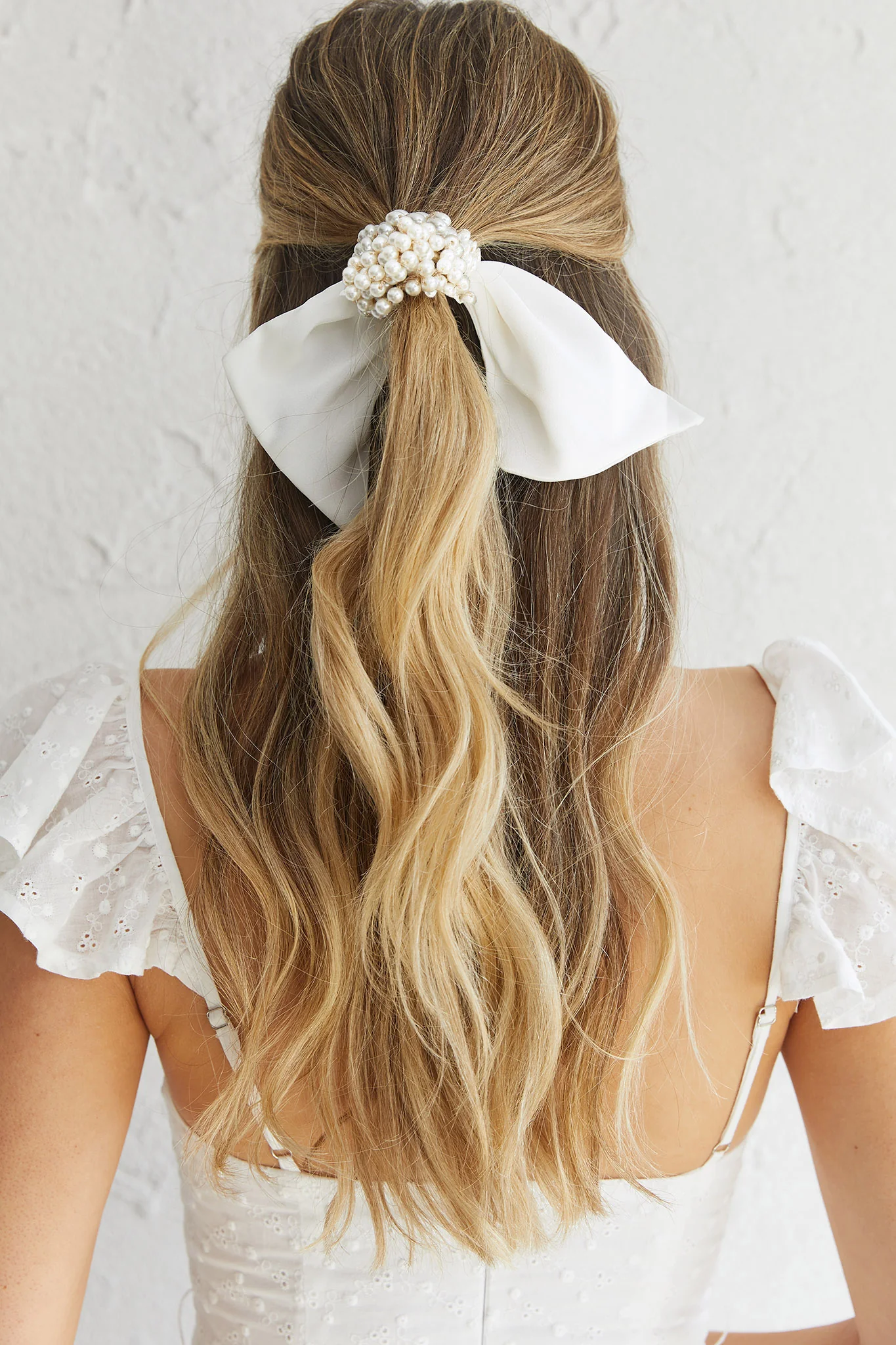 Carina Pearl & Satin Bow Hair Tie White - Sonourner