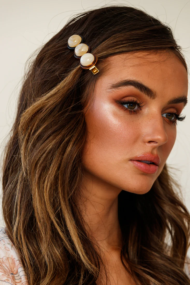 Moorea Marbled Acrylic Clip Beige - Sonourner